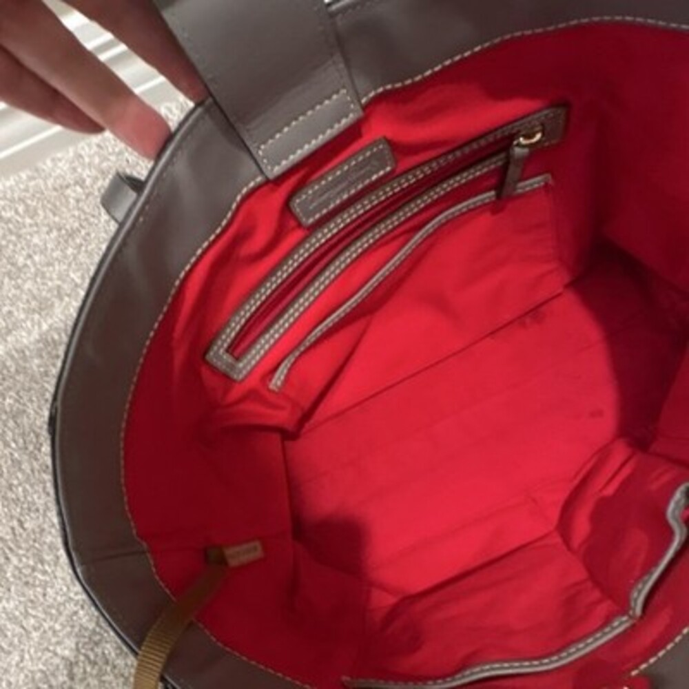 Dooney & Bourke Gray Solid Tote Bag Red Lining Zip Closure Inner Pockets Gold - Picture 3 of 6